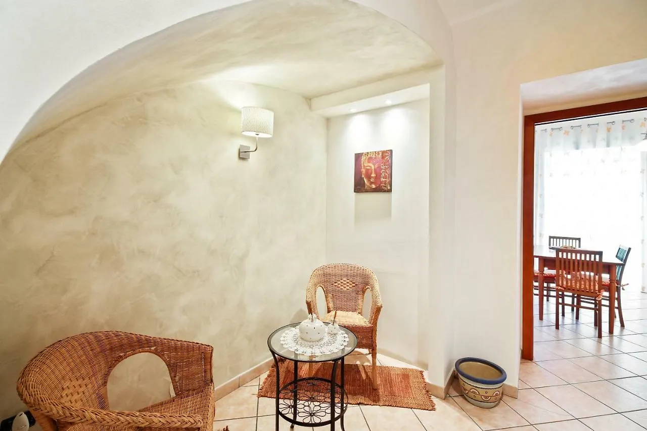 Central Balcony Apartment Catania