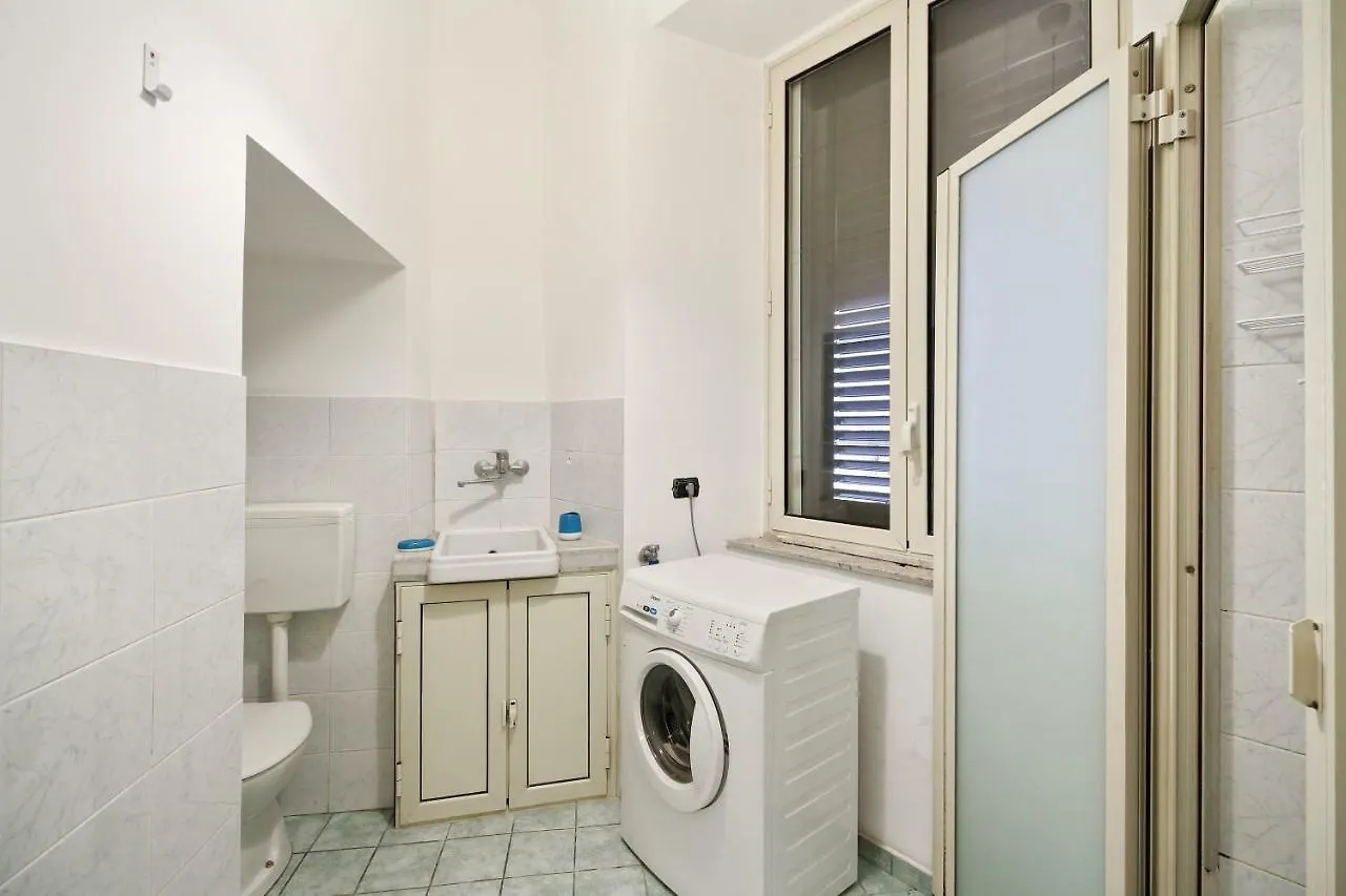 Central Balcony Apartment Catania